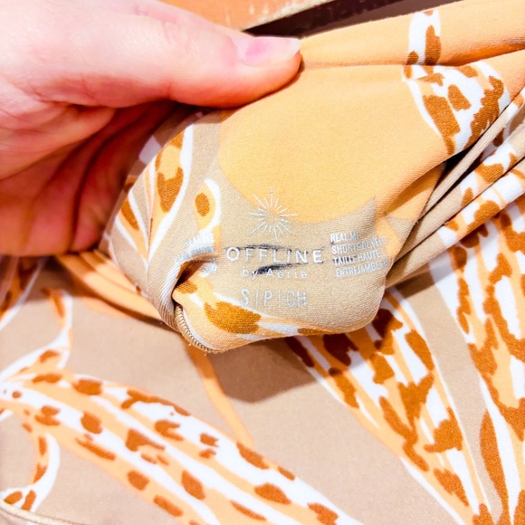 AERIE Beige bike shorts with leaf pattern - Picture 7 of 9